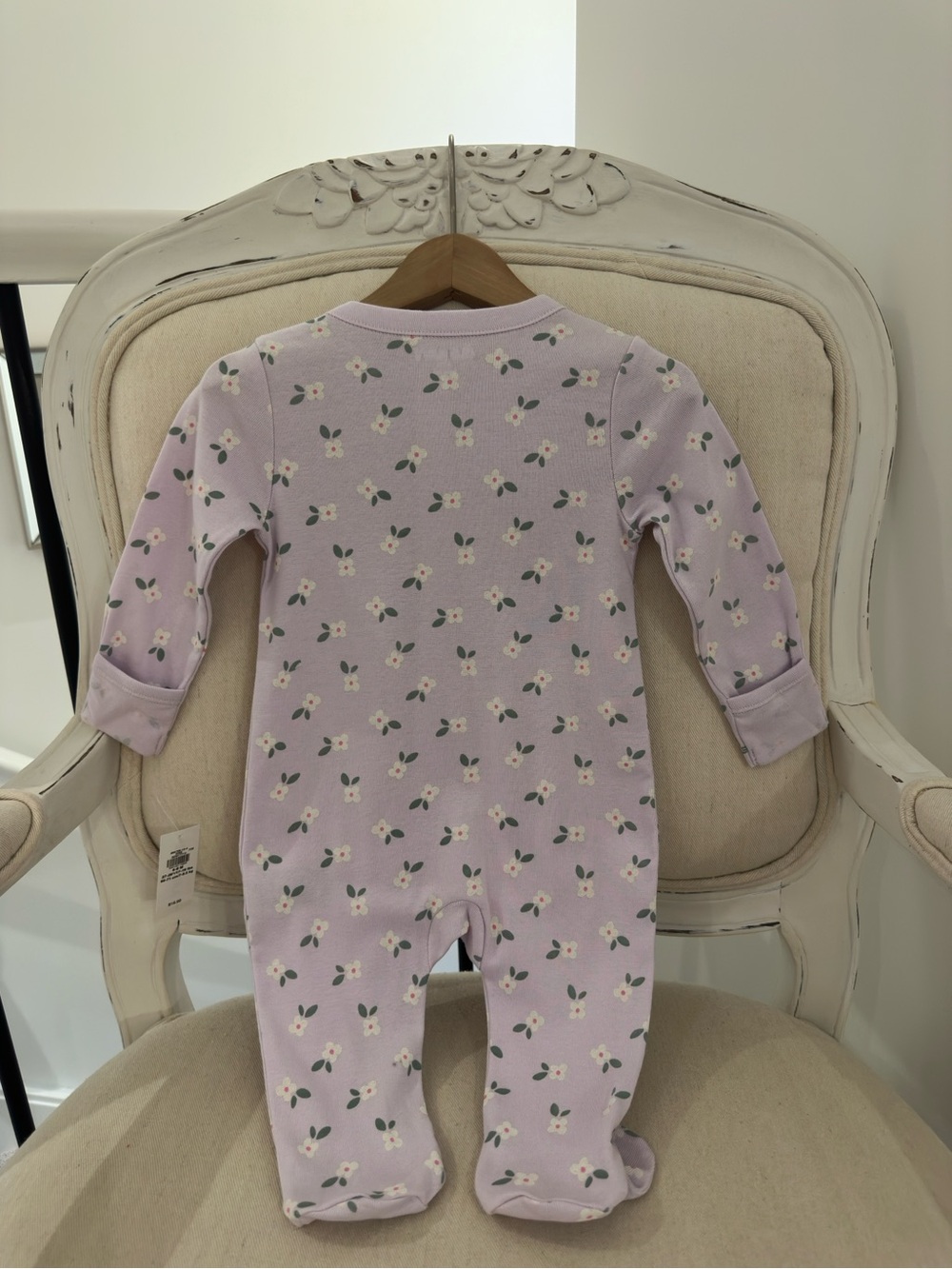 🦢 6~9 Mth 100% Cotton Old Navy Lavender Floral Footed One-Piece Baby Sleeper NWT - Picture 9 of 9